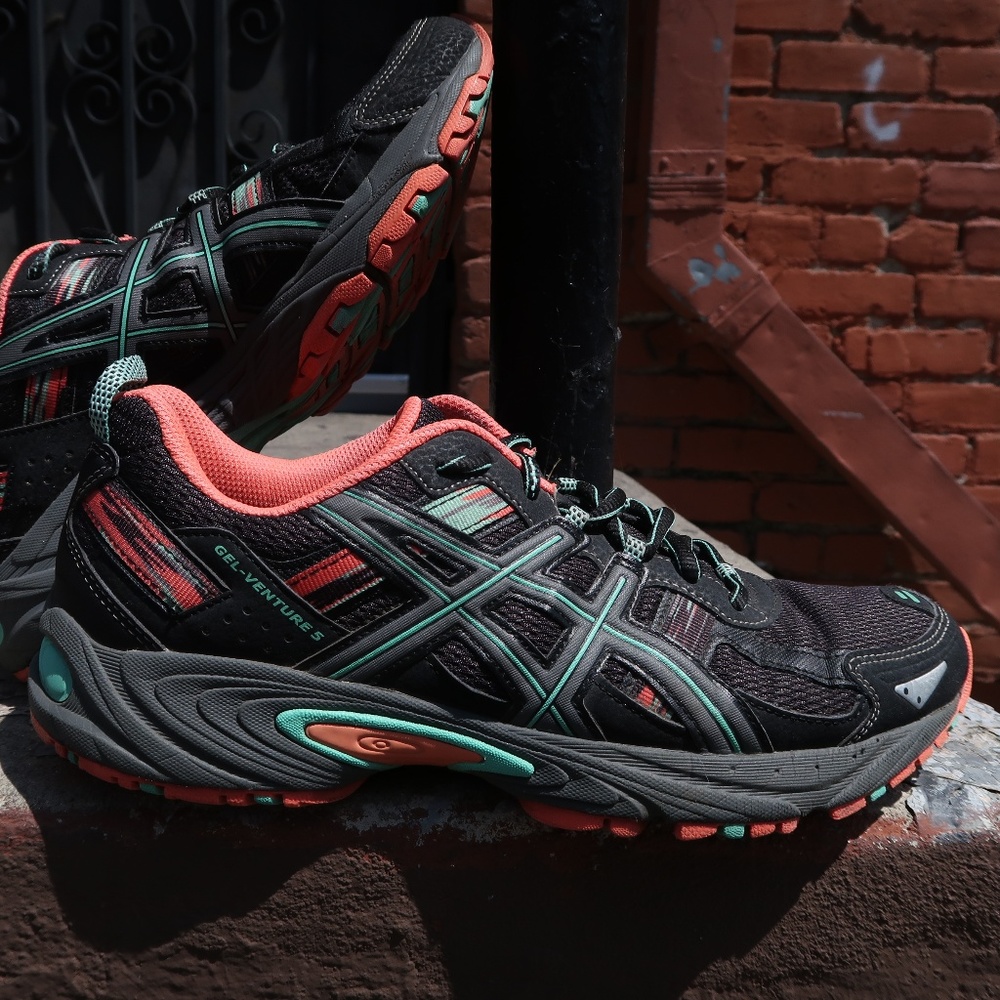 ASICS Women's GEL-Venture 5 Running Shoe Sz 10.5